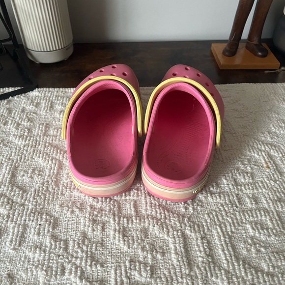Girls pink and yellow crocs - Picture 3 of 4